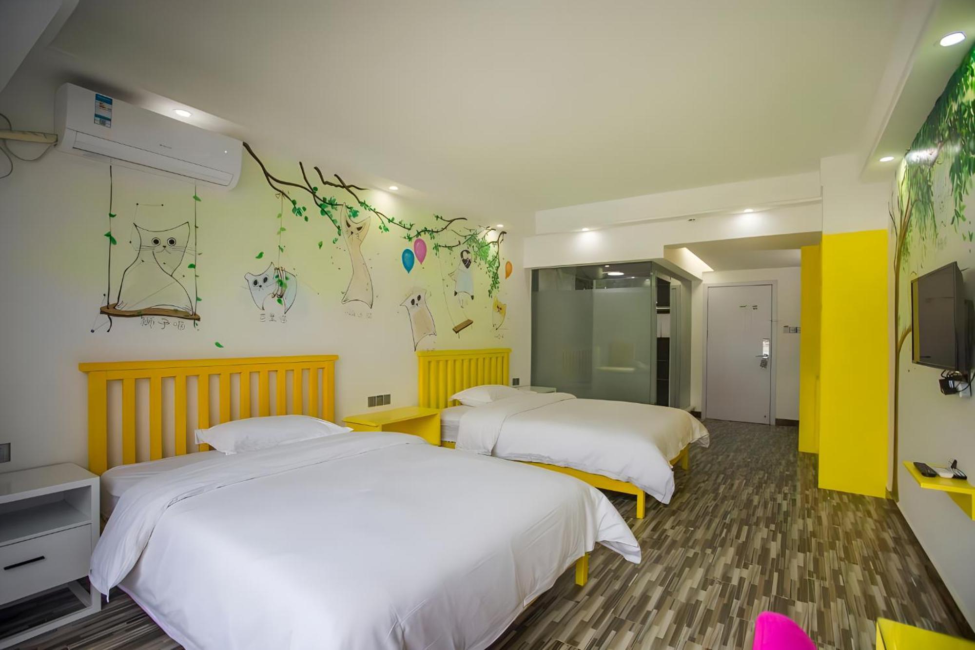 Zhangjiajie Cat Theme Inn Exterior photo