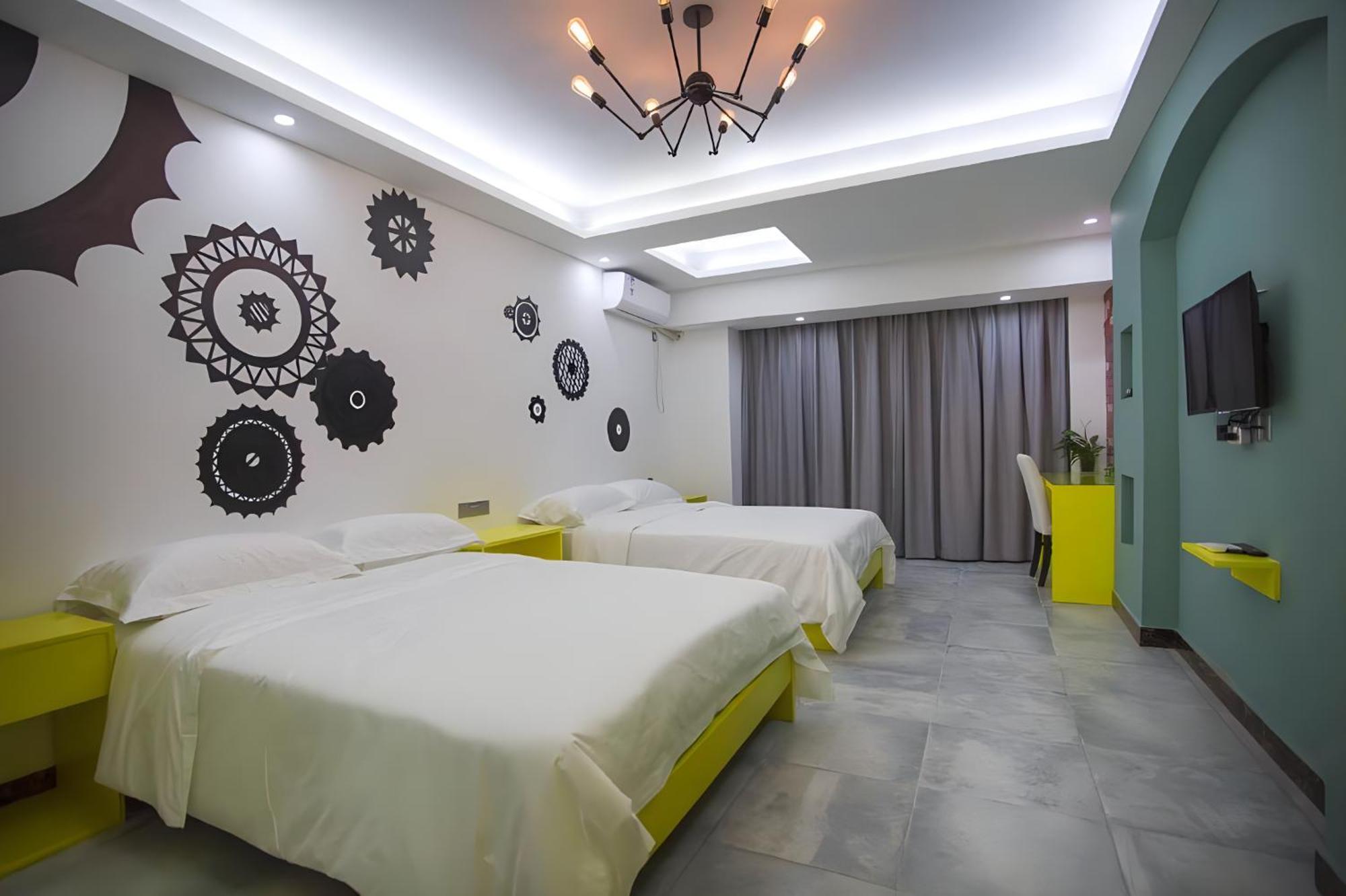 Zhangjiajie Cat Theme Inn Exterior photo