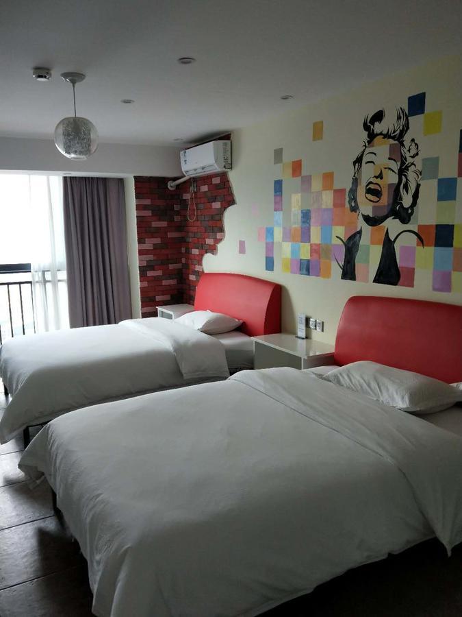 Zhangjiajie Cat Theme Inn Exterior photo